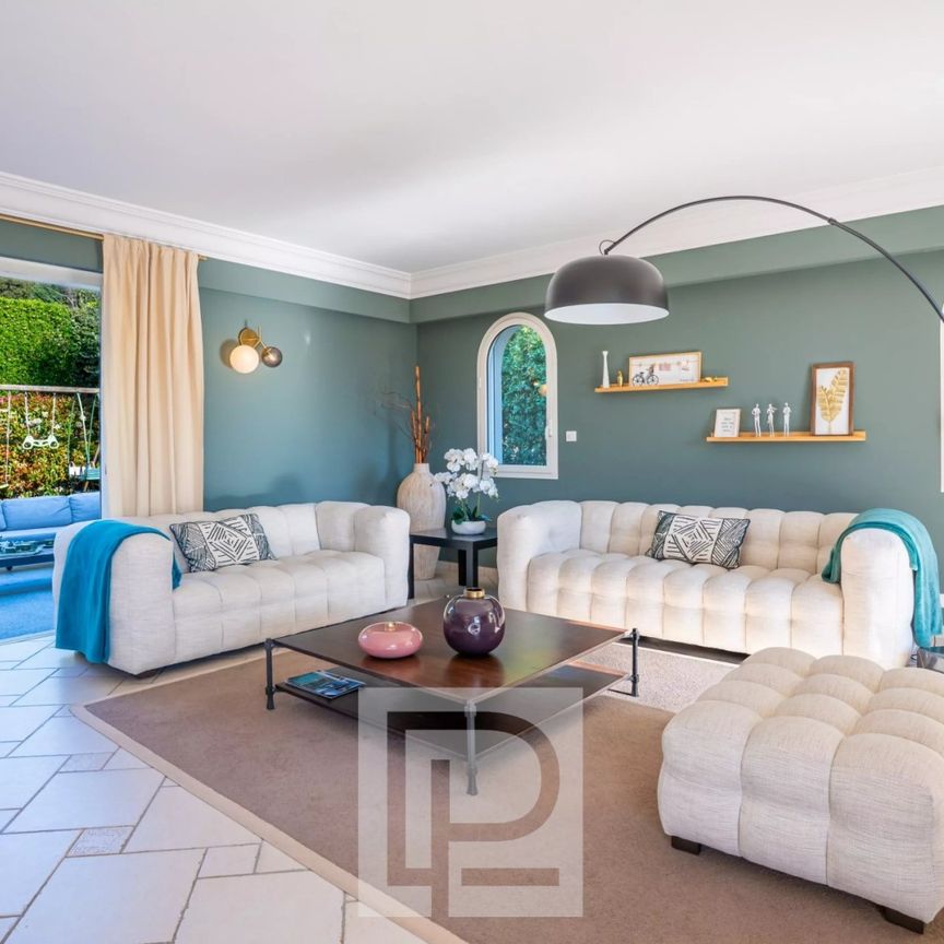 Tout savoir sur cette maison dans le quartier Valmasque-Notre Dame de Vie, à Mougins - Photo 1