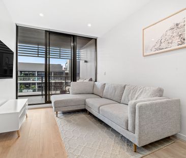 Brilliant Furnished Rise Apartment With Parking - Photo 2