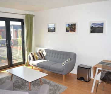 Part furnished apartment in the heart of the town centre just off t... - Photo 3