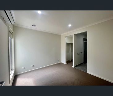 8 Protea Lane, Cobblebank, Vic 3338 - Photo 1
