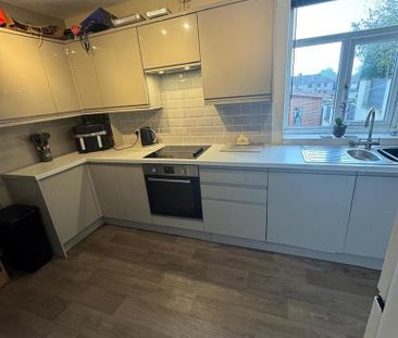 3 bedroom terraced house to rent - Photo 6