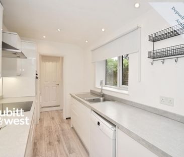 2 bedroom semi-detached house to rent - Photo 5