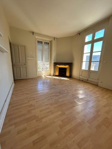Location Appartement 4 pièces 135m² AVIGNON 84000 - Photo 2