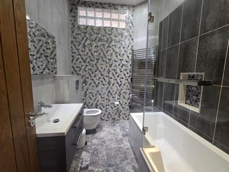 3 bedroom flat to rent - Photo 5