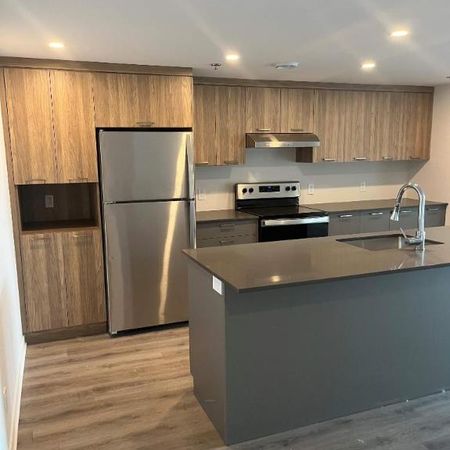 2 CH - 1 SDB - Terrebonne - $2,000 /mo - Photo 4