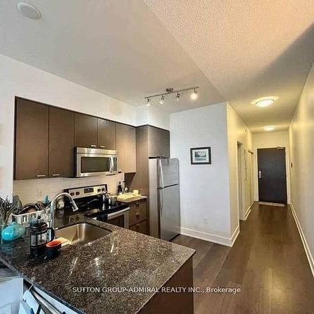 Yonge / Sheppard Luxurious 1Bdrm Open Concept Kitchen Near Park - Photo 1