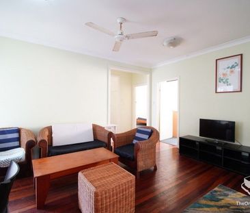 Shared house, one bedroom available, walk to UQ, bill included - Photo 2