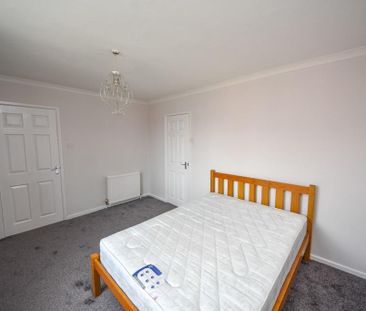 2 bedroom end of terrace house to rent - Photo 6