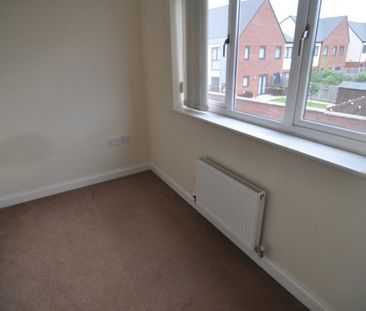 3 bed Town House - To Let - Photo 1