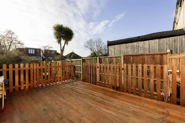Semi-detached house - Photo 1