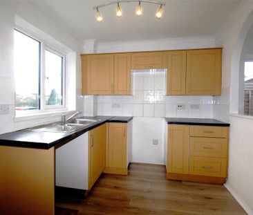 2 bedroom end of terrace house to rent - Photo 3