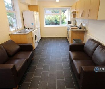 5 bedroom semi-detached house to rent - Photo 3