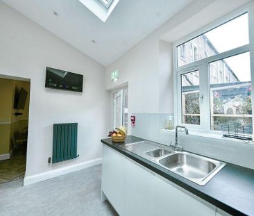 4 bedroom house of multiple occupation to rent - Photo 4