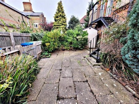 2 bedroom apartment to rent - Photo 4