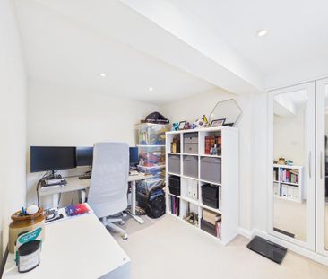 2 bedroom end of terrace house to rent - Photo 3