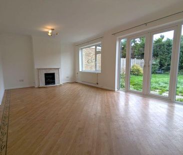 3 bedroom semi-detached house to rent - Photo 1