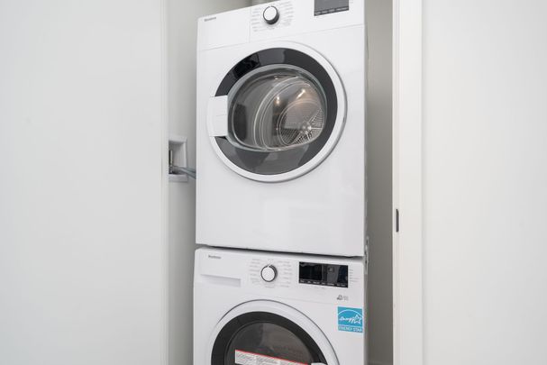 For Lease - 55 Charles Street Unit# 1705, Toronto, Ontario - Photo 1