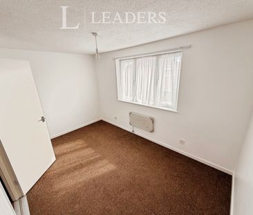 2 bedroom mid-terrace to rent Merstham Drive, Cann Hall - Photo 6