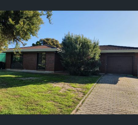5 Larrimah Road, Morphett Vale, SA 5162 - Photo 5