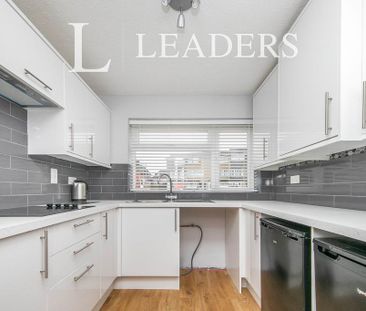 3 bedroom semi-detached house to rent - Photo 2