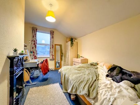 5 bedroom terraced house to rent - Photo 2