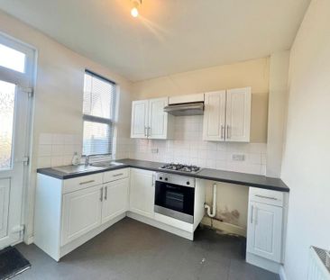 2 bedroom terraced house to rent - Photo 4
