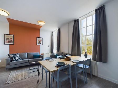 5 bedroom flat to rent - Photo 2