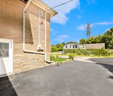 For Lease - 205 Emerson Street Unit# Main, Hamilton, Ontario - Photo 4