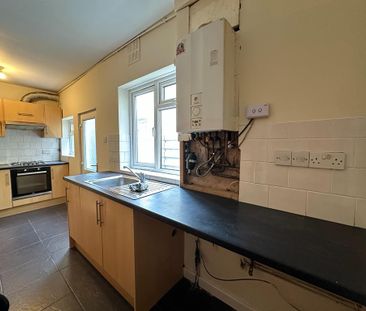 3 bedroom terraced house to rent - Photo 5
