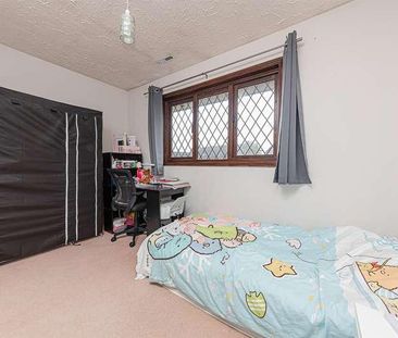 All Saints Close, Wokingham, RG40 - Photo 5