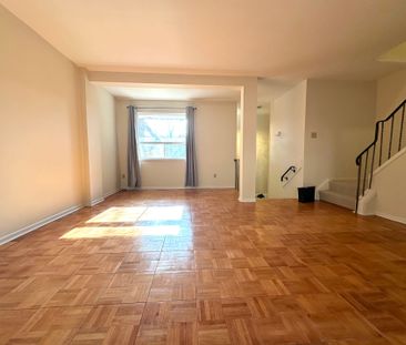 For Lease - 161 Carolbreen Square, Toronto, Ontario - Photo 3