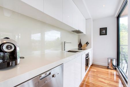 101/567 Glenferrie Road, Hawthorn VIC 3122 - House For Rent | Domain - Photo 2