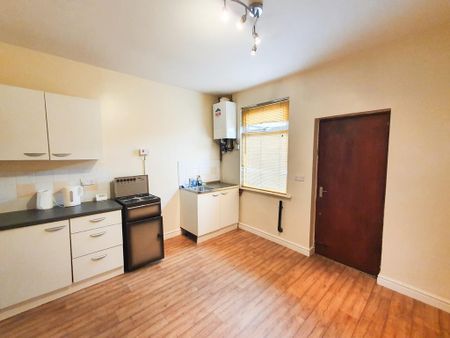 2 bedroom terraced house to rent - Photo 4