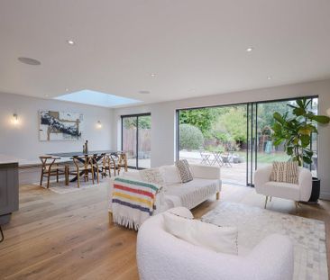 5 bedroom detached house to rent - Photo 2