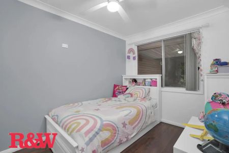 “MODERN FAMILY HOME !!” - Photo 3