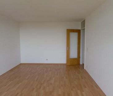 Schöne helle 2-R-Whg mit Balkon,barrierearm,TGSP - Schloßchemnitz - Photo 2