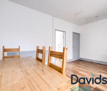 2 bedroom end of terrace house to rent - Photo 3