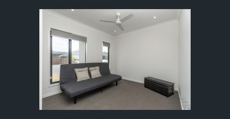 Spacious and Stylish Family Home with SOLAR - Photo 3