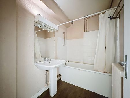 Location Appartement 3 pièces 75m² ROUEN 76000 - Photo 4