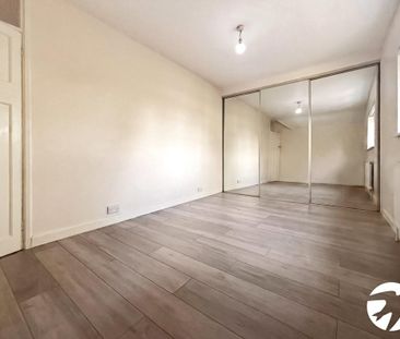 2 bedroom end of terrace house to rent - Photo 1