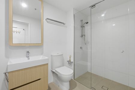 Modern, Light-Filled Studio in Prime Location - Photo 4