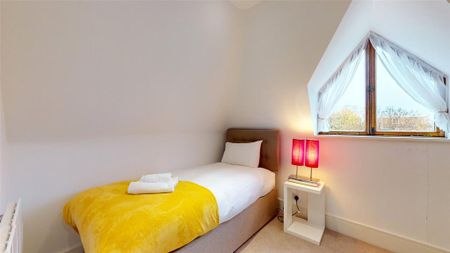 4 bedroom terraced house to rent - Photo 5