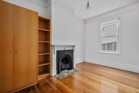 33 Quayle Street Sandy Bay TAS 7005 Australia - Photo 4
