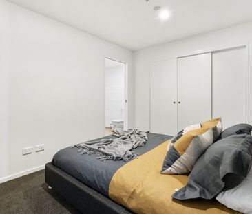 Carpark Included & One Week Rent Free - Photo 2