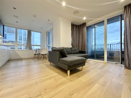 Grant Road, London - Photo 2