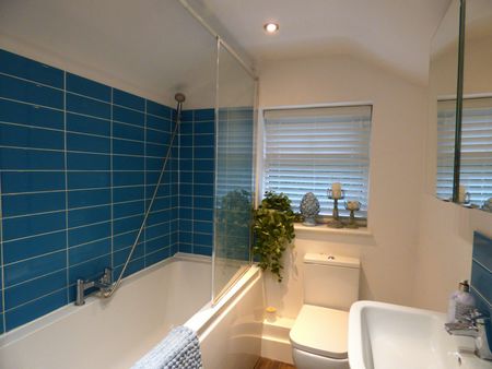 Terraced House to rent on - Photo 3