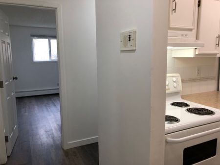 203 5812 61 Street - Photo 5