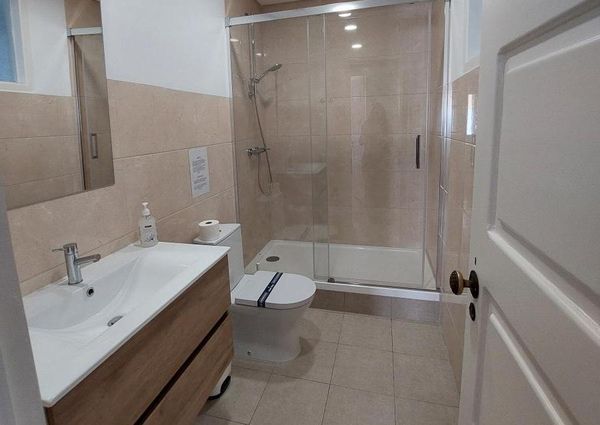 Quartos na Amadora frente a Estacao de Comboios