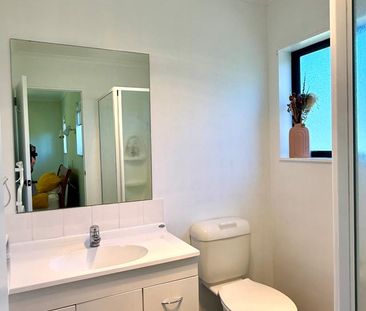 Stunning Modern Two-Storey Home with Mount Views & Bonus Downstairs... - Photo 4