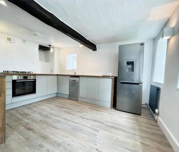 2 bedroom end of terrace house to rent - Photo 4